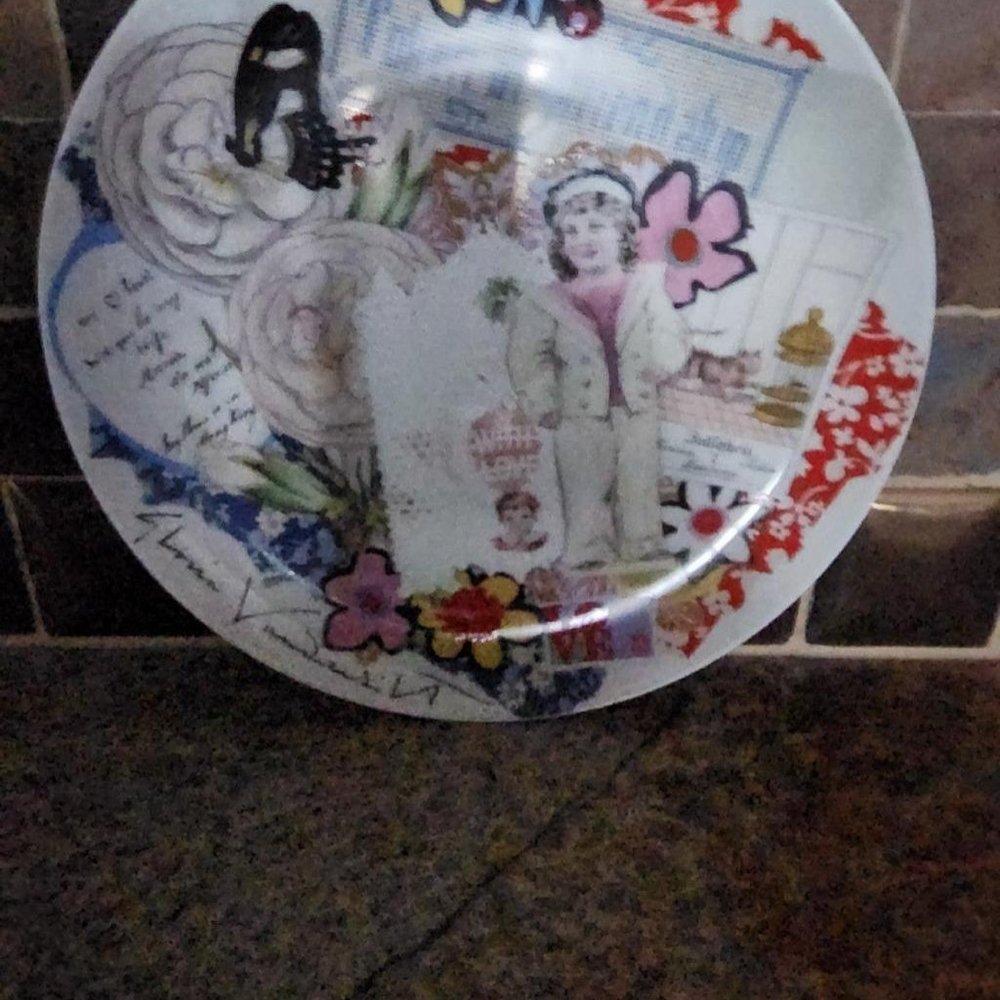 Vintage Gloria Vanderbilt wallplate collection, Japan, Victorian